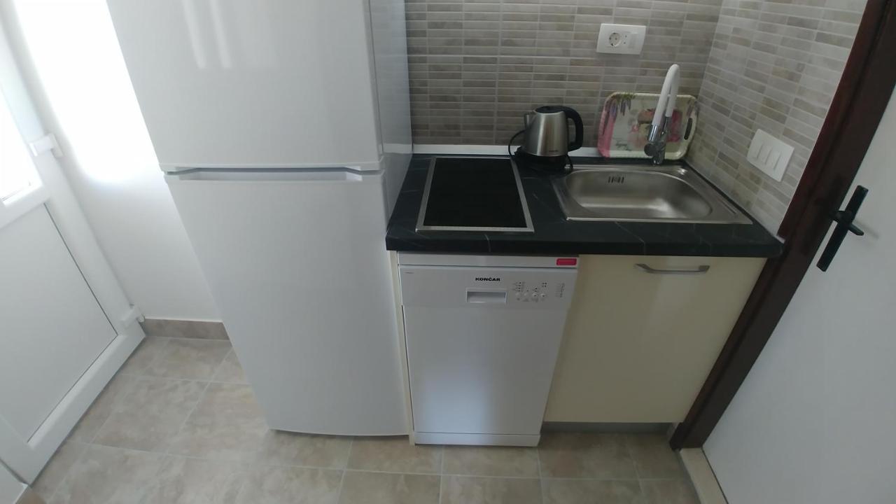 Apartments Marija Bajto Nečujam Extérieur photo