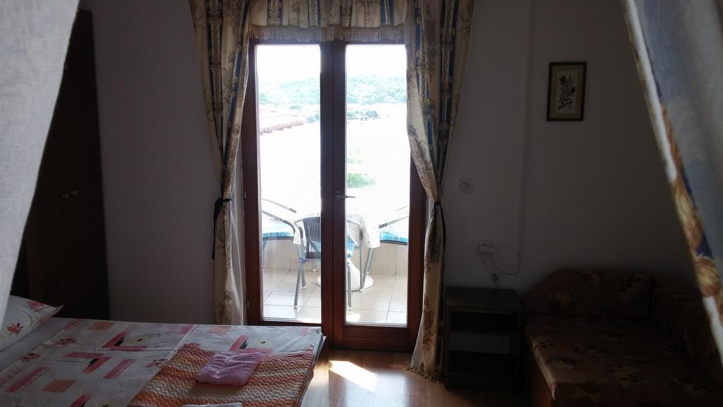 Apartments Marija Bajto Nečujam Chambre photo