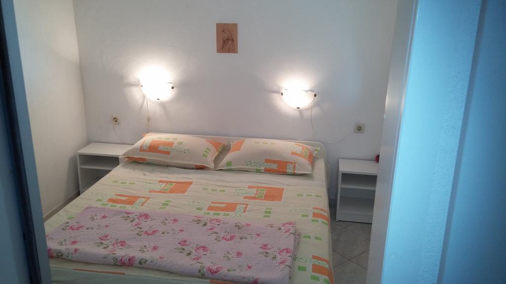 Apartments Marija Bajto Nečujam Chambre photo