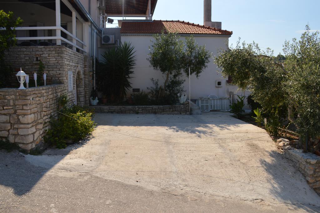 Apartments Marija Bajto Nečujam Extérieur photo
